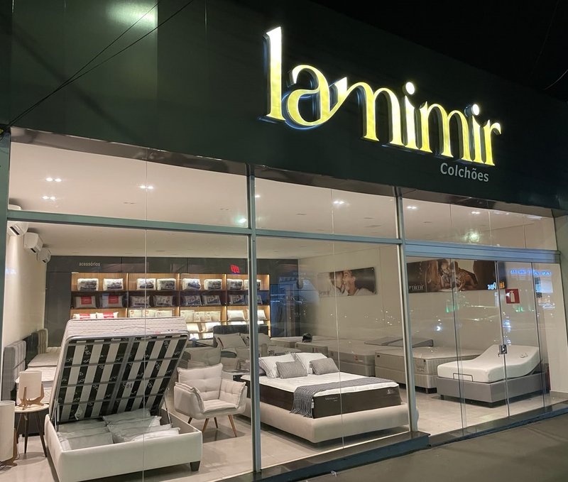 Fachada da loja Lamimir Imbiara, em Araxá